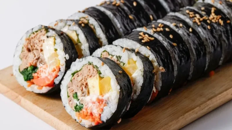 골목상권에서 사라진 ‘김밥’이 편의점·식품 업계의 ‘전략 상품’이 된 까닭은?