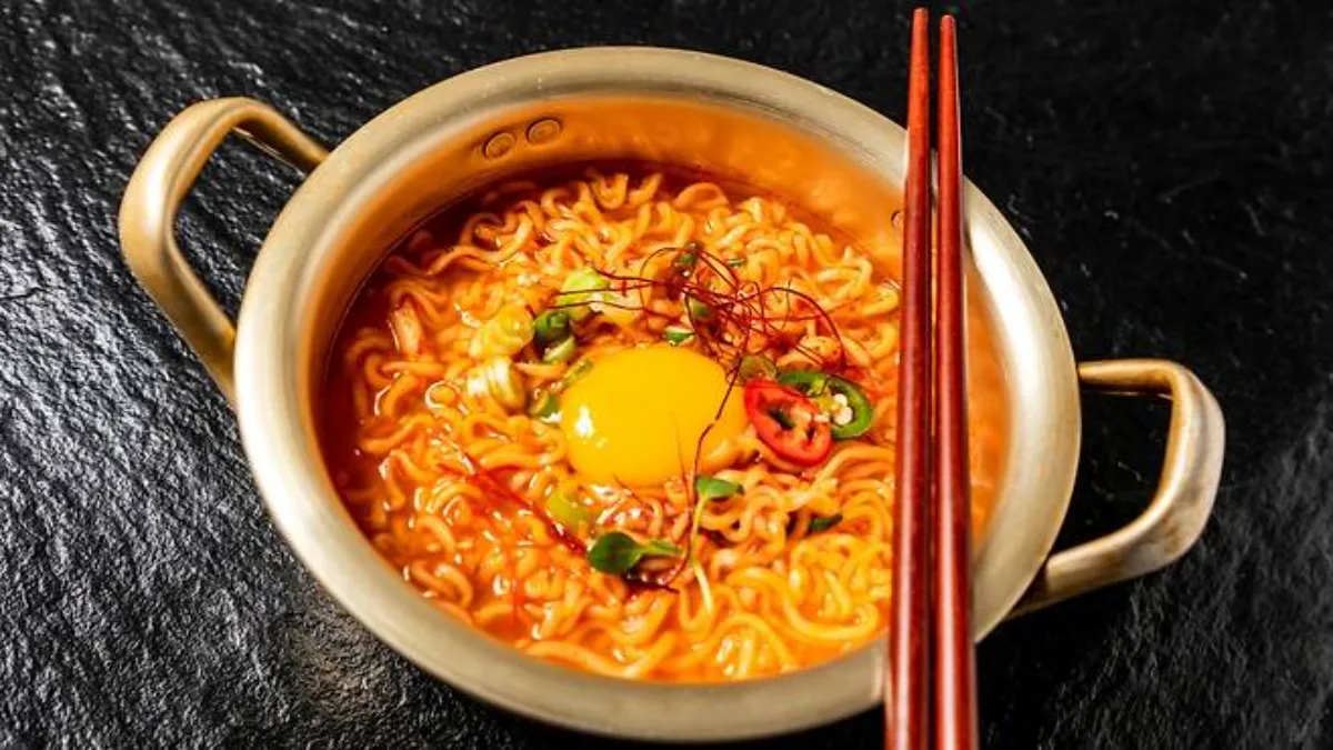 라면은 양은 냄비? WHO도 경고한 알루미늄…쫄깃한 면발에 숨은 팩트 [라이프